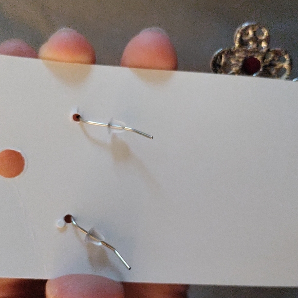 Earrring - Picture 3 of 3